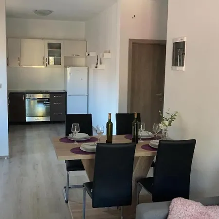 Apartman Ema *
