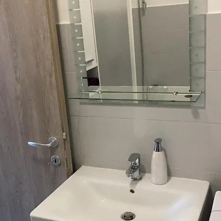 דירה Apartman Ema ברנה