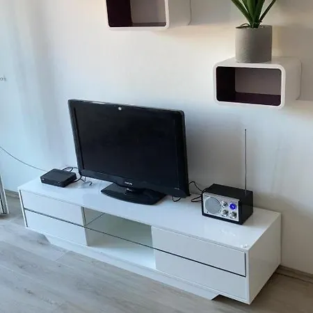 Apartman Ema *